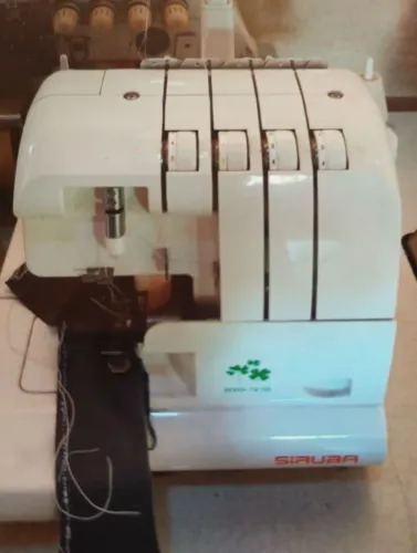 máquina overloque industrial semi usada