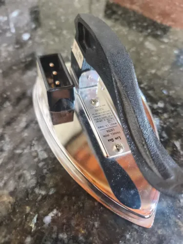 Ferro de passar mini para mala bivolt 