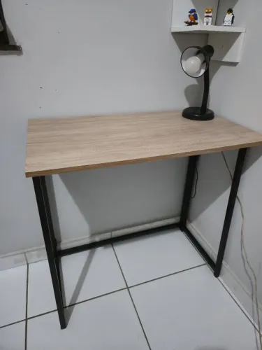 Escrivaninha com pé de ferro dobrável