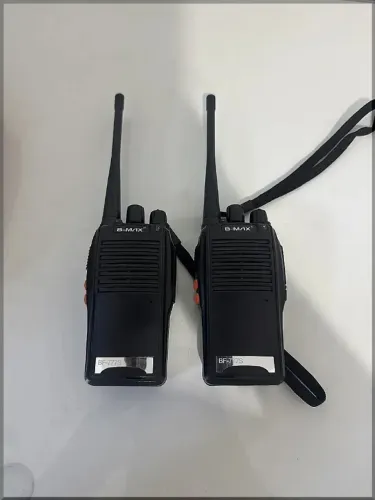 Rádio Communicador Baofeng 777S com alcance de 9km e headset inclusos 2 unidades Pronta en