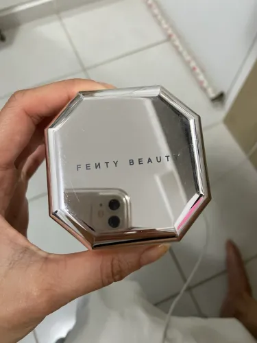 Pó facial da fenty beauty