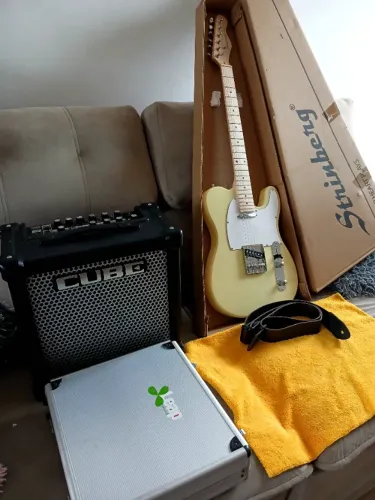 Guitarra pedaleira e amplificador