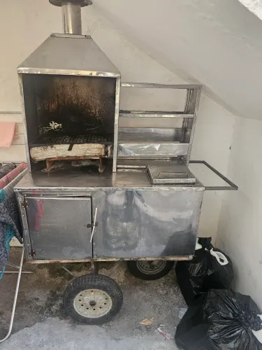 Carrinho de churrasco com box pra gelo