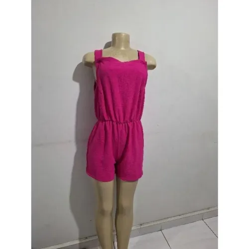 Macacão curto feminino rosa