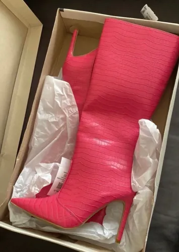 Bota nova rosa