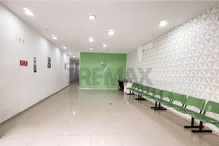 Loja Comercial Térrea de 250m² Ao Lado do Metrô Adolfo Pinheiro
