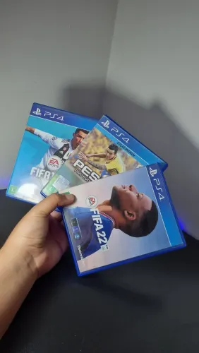 Jogos FIFA 19, FIFA 22 e PES 18