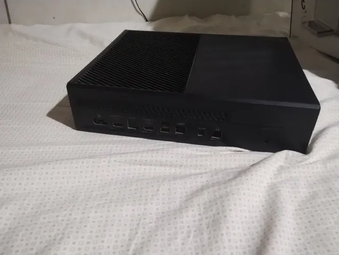 Xbox one fat 500gb + controle original + jogos + conta com EA SPORTS FC (OLHA A DESCRIÇÃO)