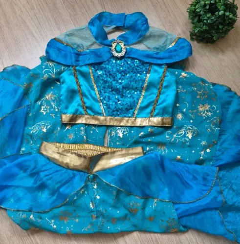 Fantasia Jasmine comprada na Disney 