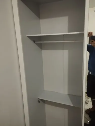 GUARDA ROUPA SEMI NOVO EM BOM ESTADO, 3 PORTAS DE CORRER ESPAÇOSO