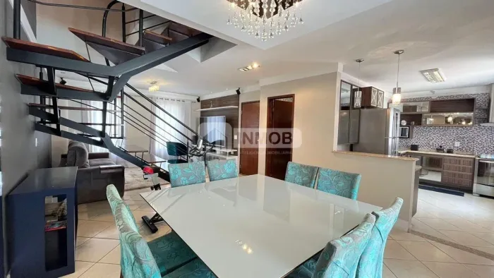 Condomínio Hípica Pinheiro - Casa Sobrado com 3 dorms, sendo um suíte - Taubaté - SP
