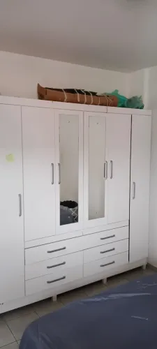 Vendo Guarda Roupa Seminovo