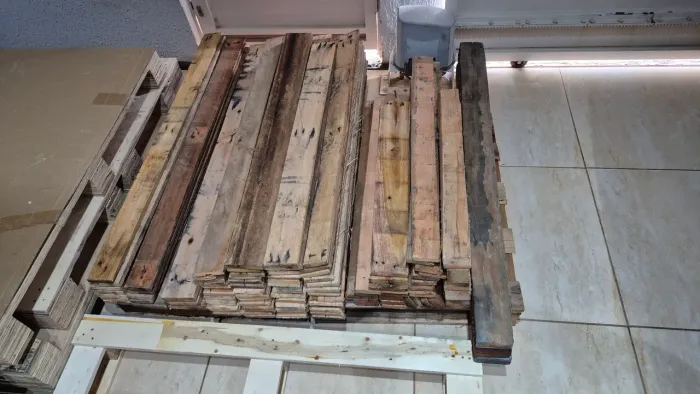 Ripas de pallets medidas 1mt é 1.20mt, entregamos. 