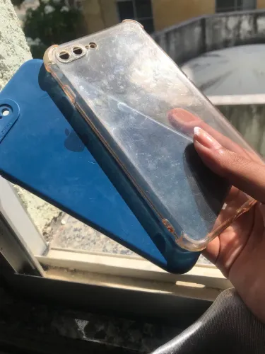 Capinha - iPhone 7 Plus (cor azul e transparente)