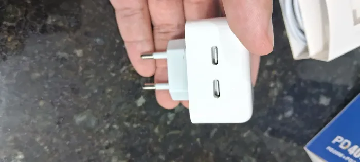 Carregador duplo novo com cabo