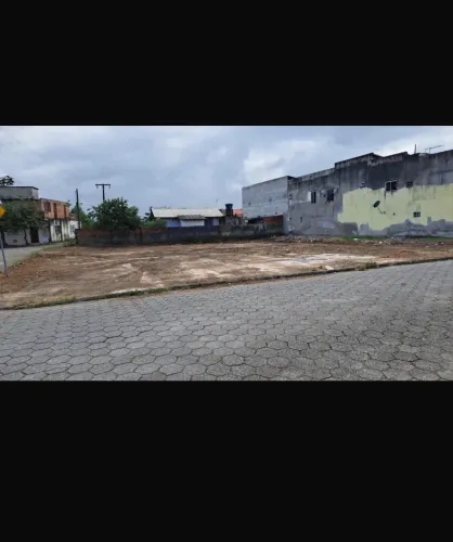 Terreno de esquina com 664 m2, com viabilidade para prédio.