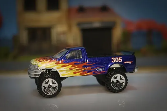 PICAPE FORD F-150 "BIG FOOT" - Hot Wheels 1:64