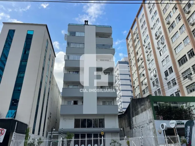 Apartamento de 2 dormitórios à venda no Centro