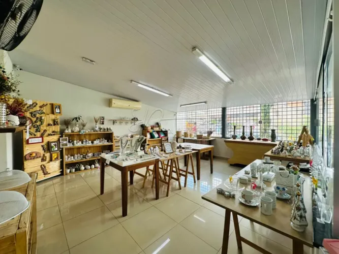 Casa comercial de 320m² com 02 salas para locação - Jardim São Luiz