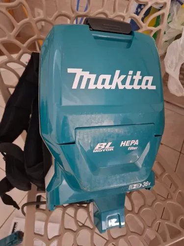 Aspirador de Pó Costal a Bateria Makita 36V (18V+18V) com Filtro HEPA - Novo / Nunca Usado