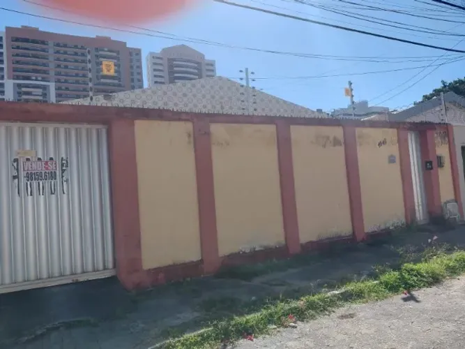 Casa para venda na Varjota - 336m² - 3 quartos + DCE + Deposito + Deck + 4 vagas