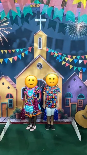 Vestido e camisa junina