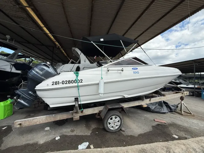 Vendo Focker 19 pés Yamaha 90 HP 2024