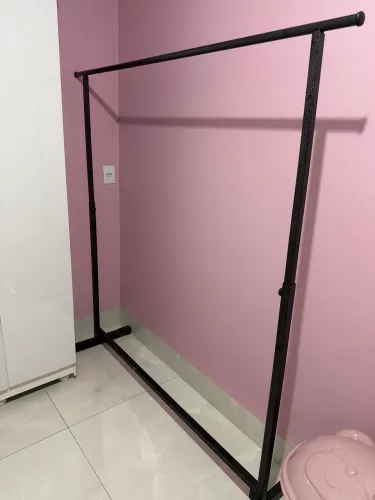 Arara de roupas reforçada