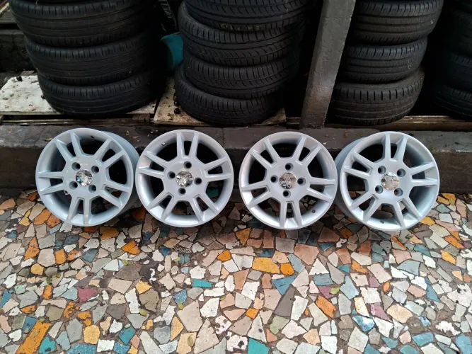 Jogo de rodas de liga leve aro 14/4 furos originais Ford Fiesta ka e outros 
