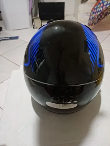Capacete ebf N 58 maís é grande sem o reparo