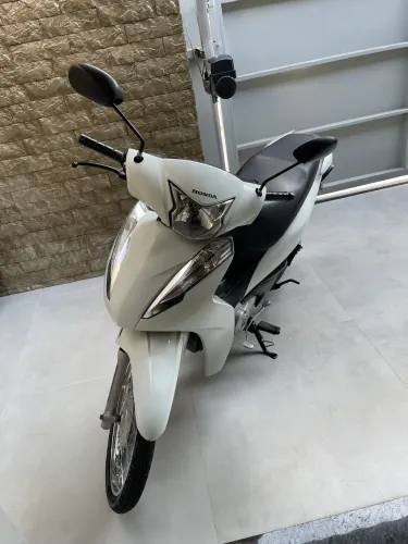 Vende-se Biz branca 