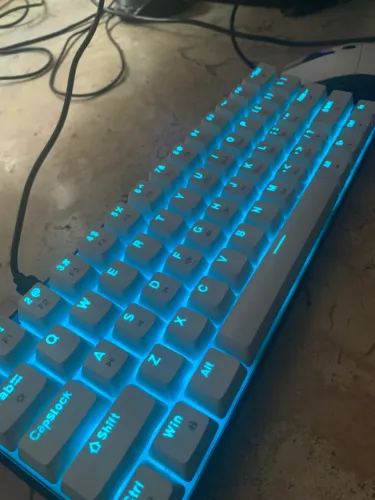 Vendo teclado e mouse gamer, teclado gamer com leds de última geração
