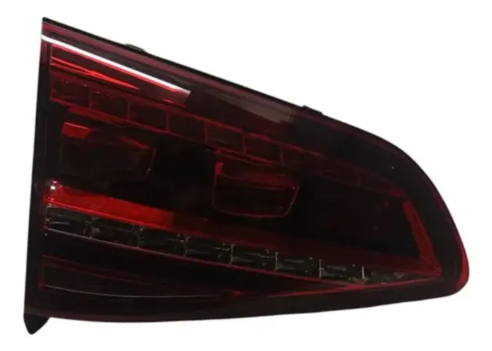 Lanterna Tampa Traseira Esquerda Vw Golf Gti 2.0 2015 Esquerdo/motorista