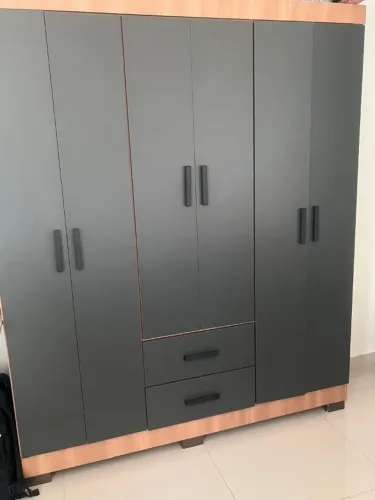 Guarda roupas 6 portas novinho, com 3 meses de uso!