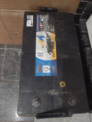 Bateria trator caminhão 220ah. Sucata (casco)