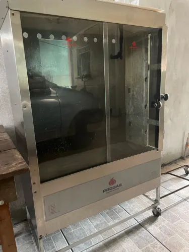 Máquina de assar frango