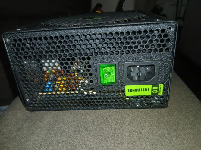 Fonte Gamemax 550w 80 Plus Bronze PFC Ativo