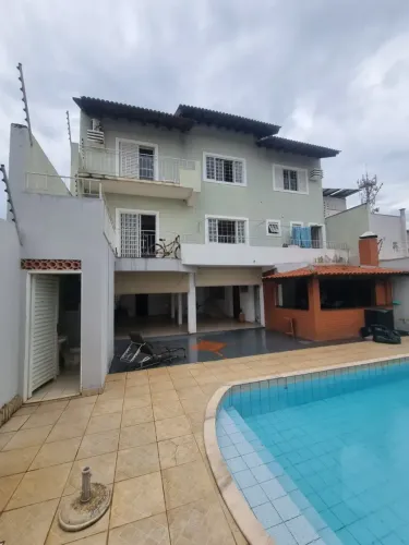 CASA PÚBLICA SOBRADO, 5 QUARTOS 2 SUÍTES, C/ PISCINA E CHURRASQUEIRA, GRANDE E ESPAÇOSA, S