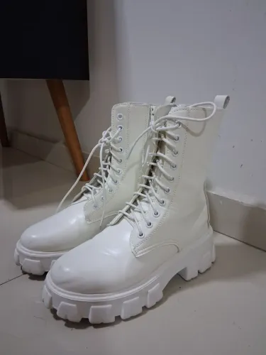 Coturno Branco - Usado apenas 1 vez - R$55
