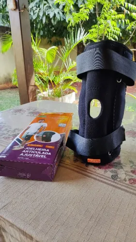 Joelheira Articulada Ajustável Hidrolight