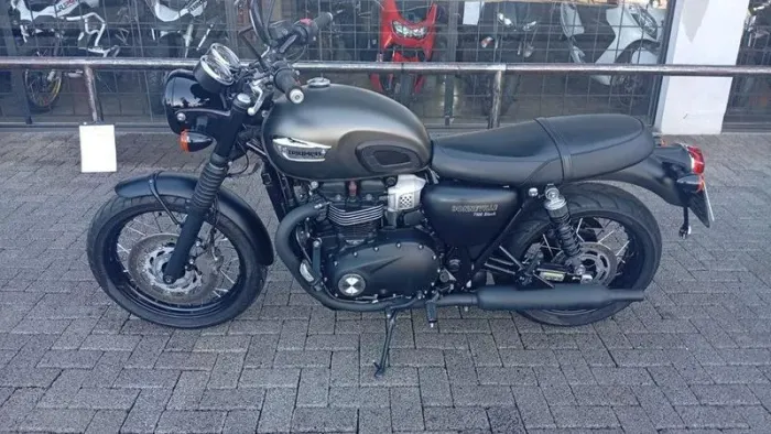TRIUMPH BONNEVILLE T100B 2021