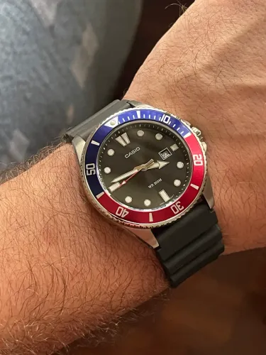 Relógio Casio Duro MDV-107 "Pepsi" - Diver 200m Original