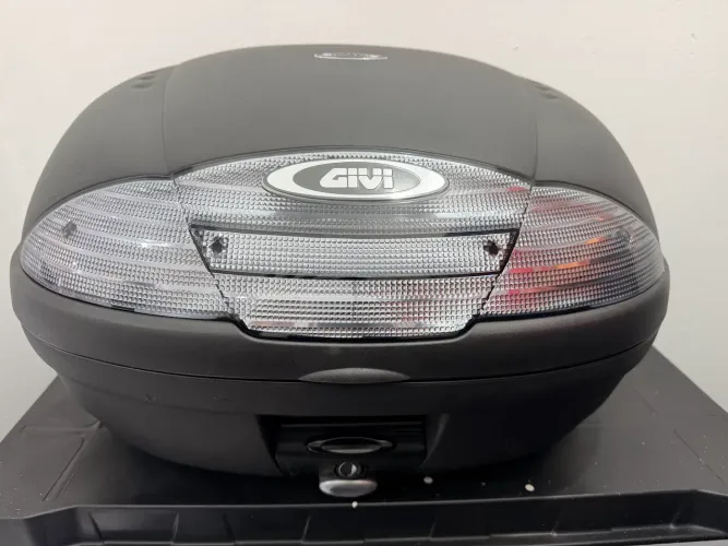 BAÚ / BAULETO GIVI E450-Simply 45 Litros (2 capacetes)