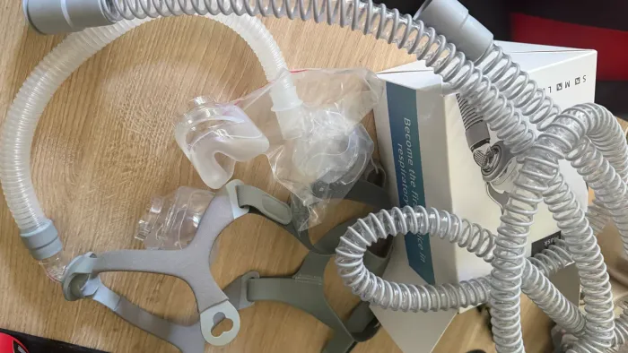 Máscara cpap N5A com traqueia grátis, 250 reais 