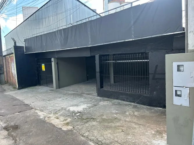 Alugo sala comercial bairro Novo Mundo