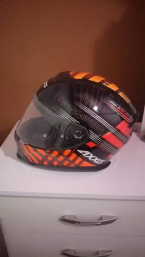 Capacete de moto a venda