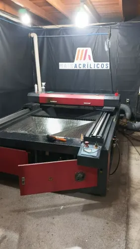 Manutenção de máquinas CNC Laser, solda Laser, laser Fiber, treinamento e instalação