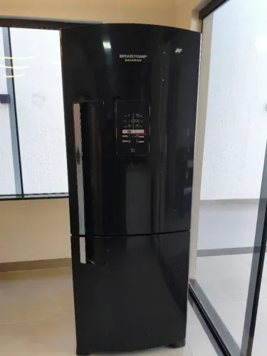 Geladeira inverter preta