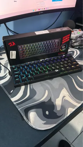Teclado Gamer Redragon fizz