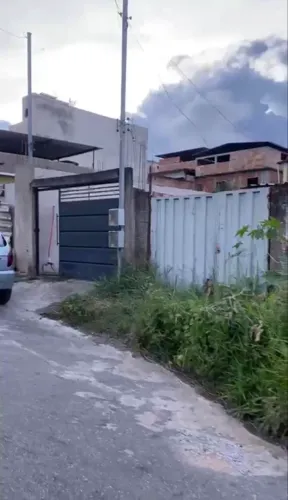AM vende-se casa em ourimar